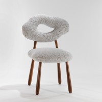 <a href="https://www.galeriegosserez.com/artistes/donnersberg-emma.html">Emma Donnersberg</a> - Cloud chair Nimbus - Noyer/Ella